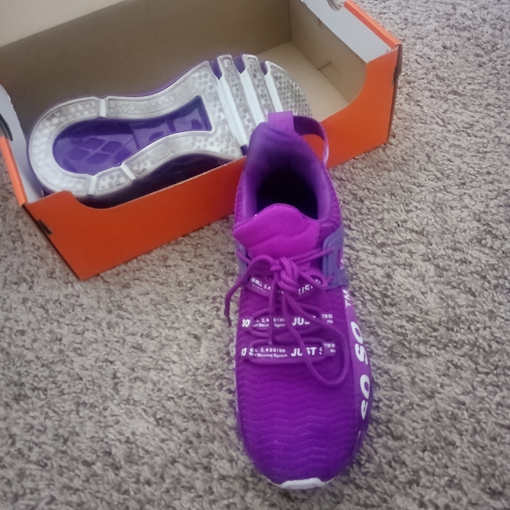 Shoe's - Picture 7 of 8